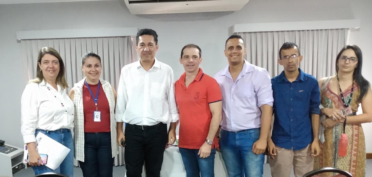 Empresas iniciam etapa de entrevista para contratar estagiários para os setores de Hospedagem e Alimentação